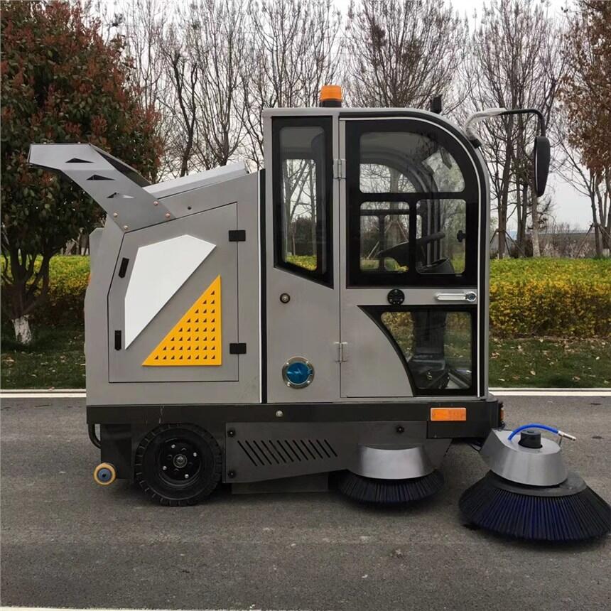 電動智能駕駛式清掃車JC2200  蘇州新材料工廠灰塵掃地機供應(yīng)商